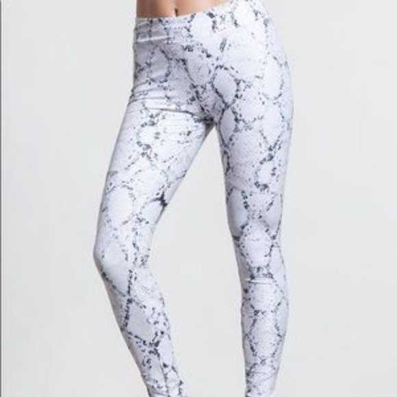 Varley | Pacific Sport Leggings in Python Print - Picture 3 of 9